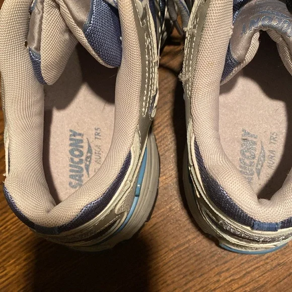 Saucony shoes - Picture 4 of 12